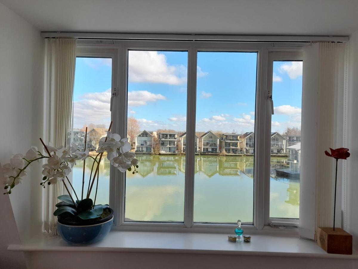 Crow'S Nest Penthouse Apartment With Free Spa Access Somerford Keynes Exterior foto