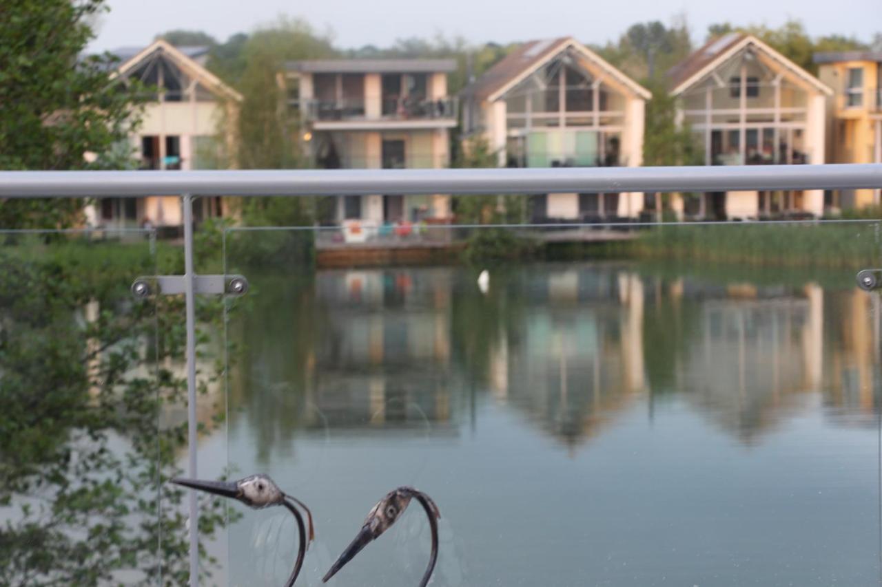 Crow'S Nest Penthouse Apartment With Free Spa Access Somerford Keynes Exterior foto