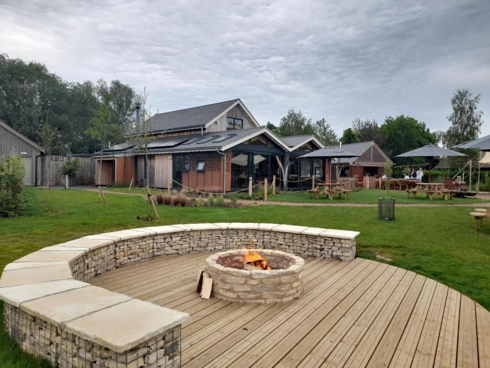Crow'S Nest Penthouse Apartment With Free Spa Access Somerford Keynes Exterior foto