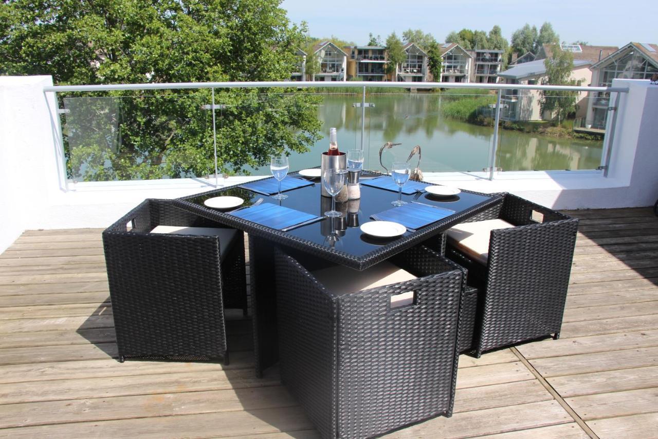 Crow'S Nest Penthouse Apartment With Free Spa Access Somerford Keynes Exterior foto