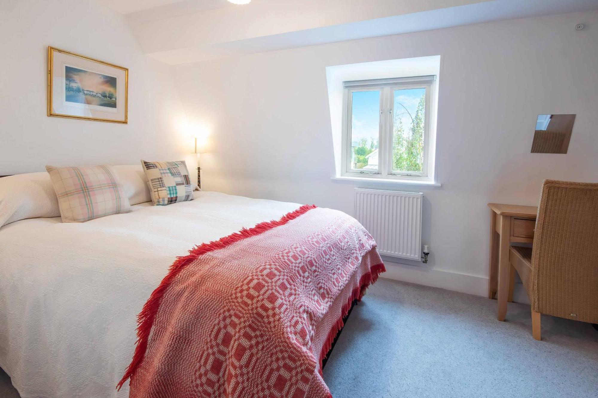 Crow'S Nest Penthouse Apartment With Free Spa Access Somerford Keynes Exterior foto